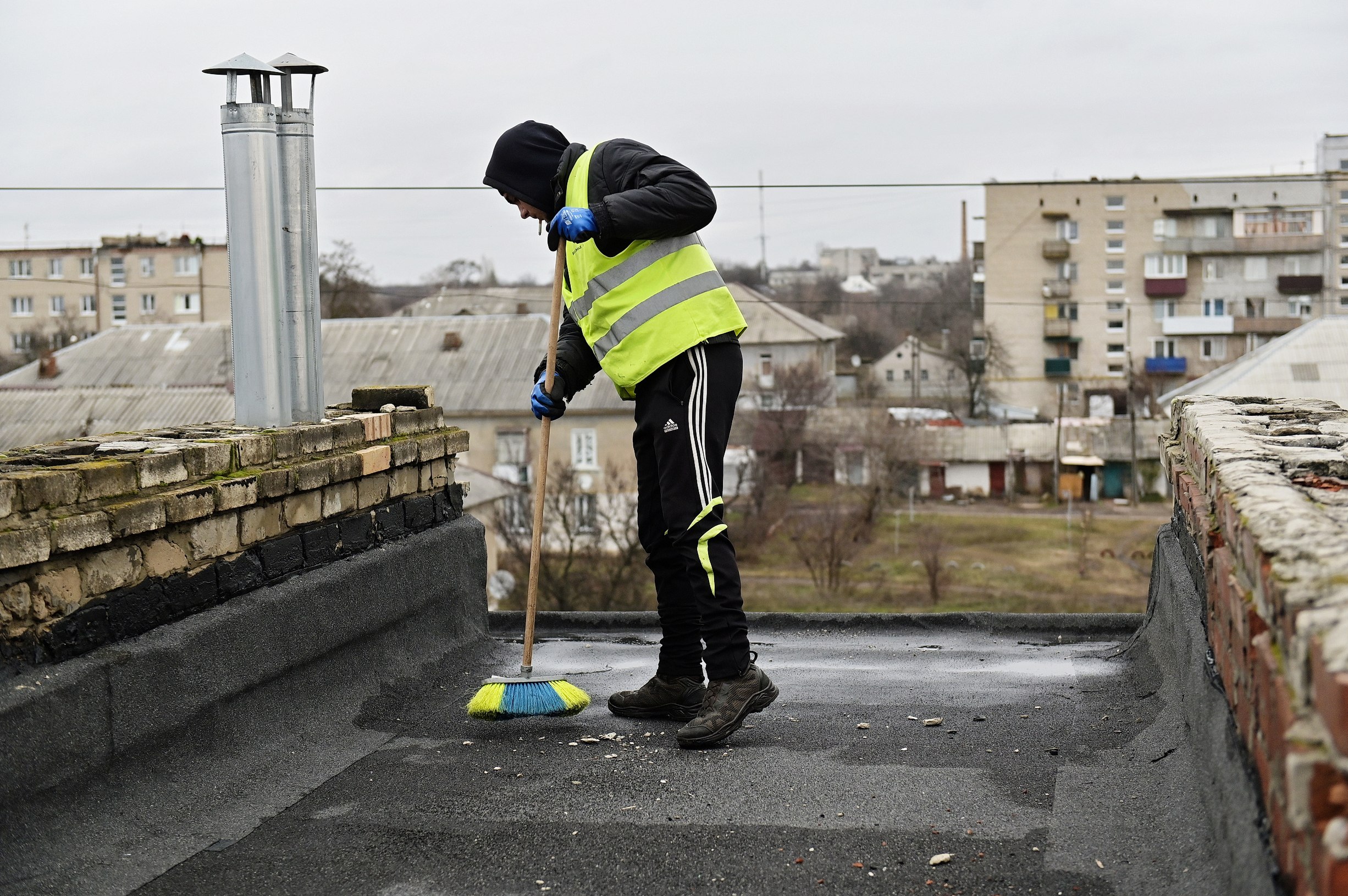 Відновлення зруйнованих будинків у Ізюмі проводять узимку 6