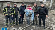 В Купянске правоохранители достали собаку из-под завалов больницы