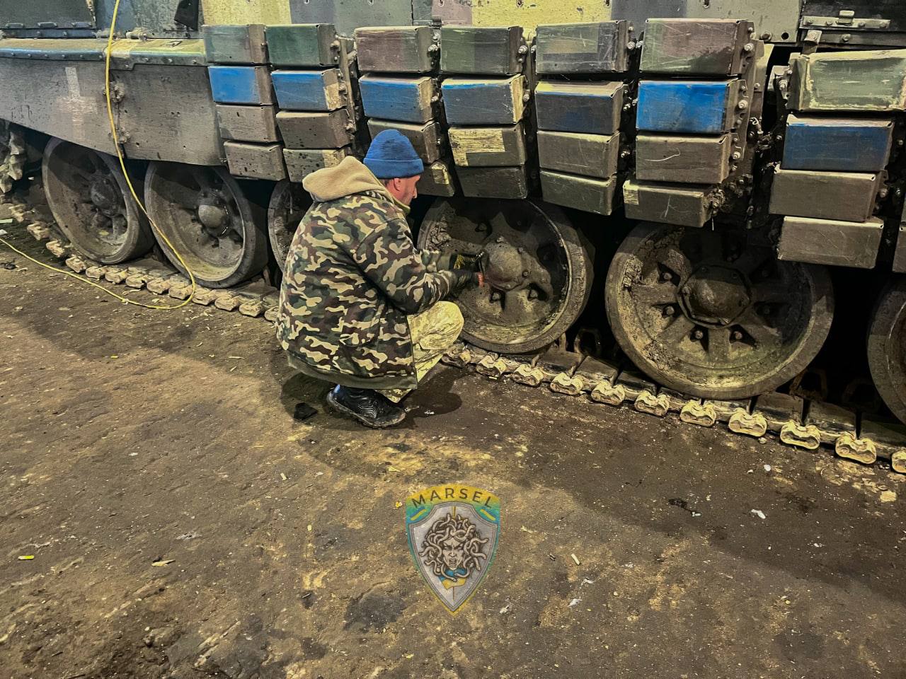 На Харьковщине ремонтируют поврежденные танки за 30 минут – и они снова в бою