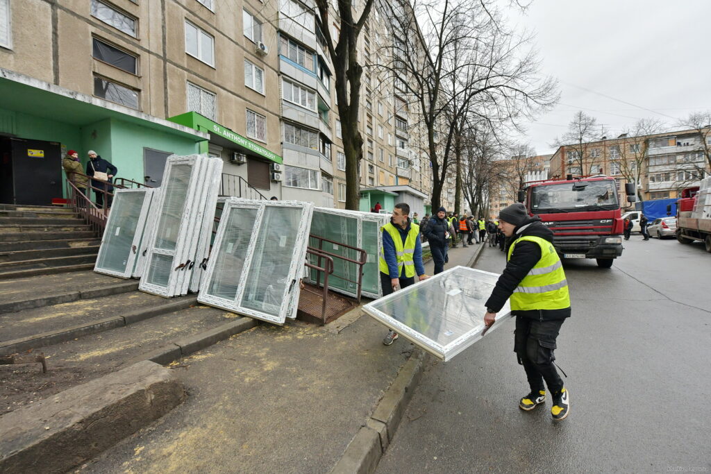 Металлопластиковые окна получили  жители Харькова от ХОВА