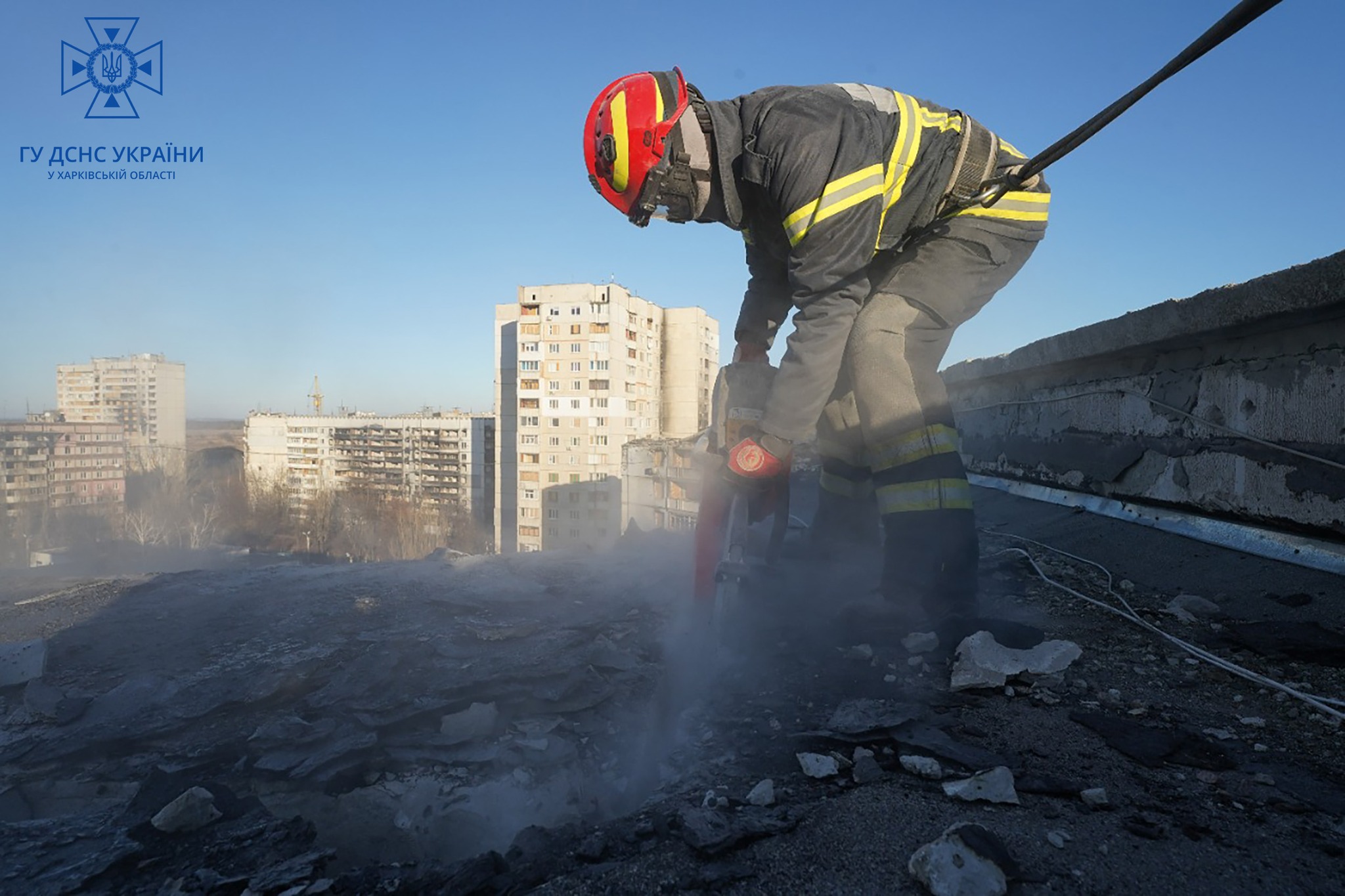  В Харькове разбирают завалы зданий 23 января для дальнейшего ремонта 2