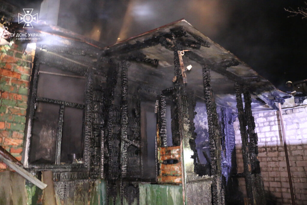В Харькове на пожаре погиб мужчина, а в Пересечном на двух людях горела одежда