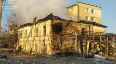 Вночі у Вовчанську гасили масштабну пожежу (фото)