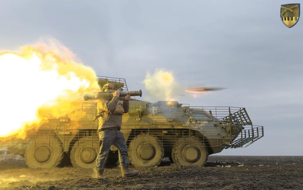 «Внимание, огонь!» — харьковская 92 ОМБр показала впечатляющие боевые фото