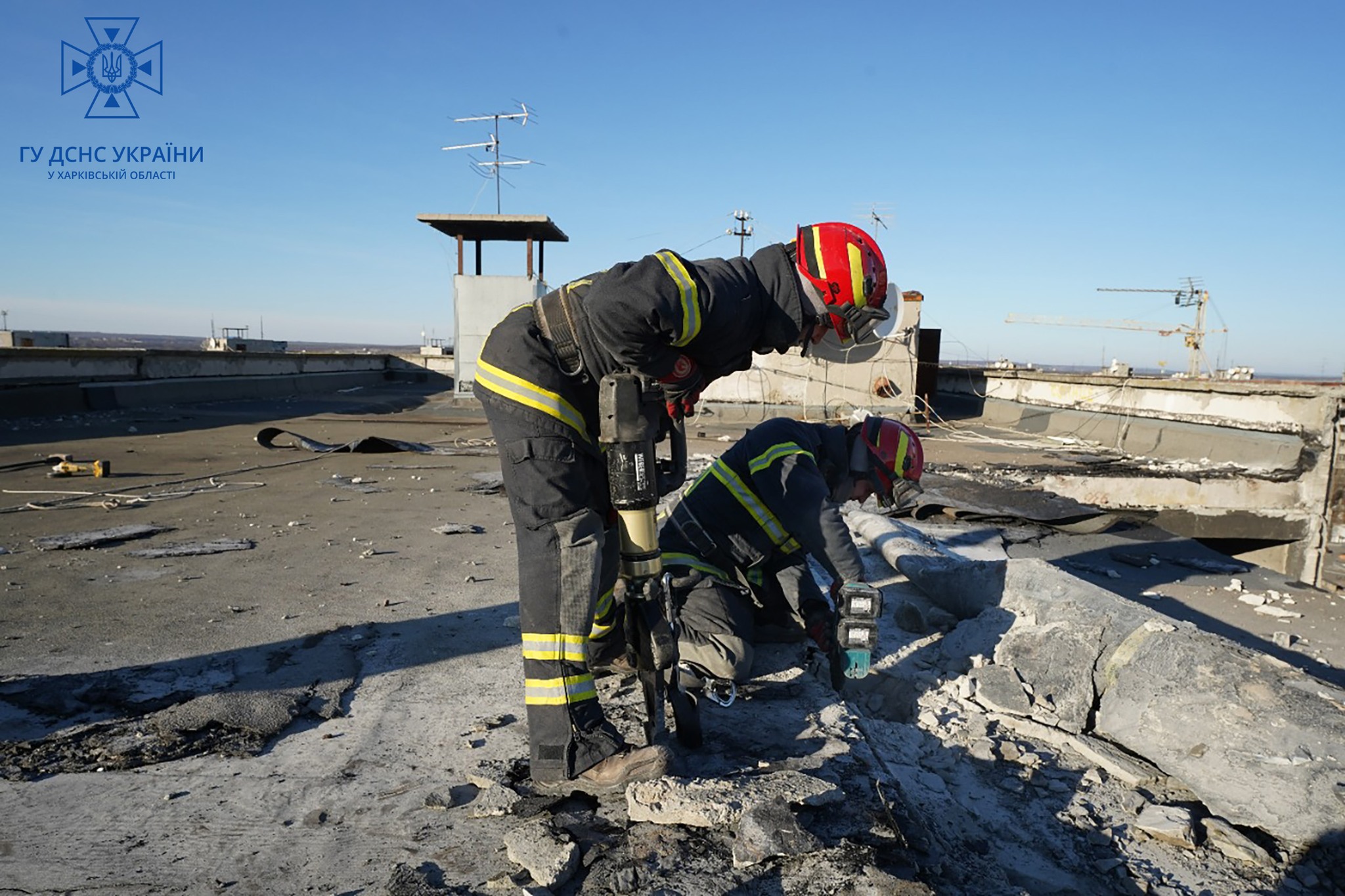 В Харькове разбирают завалы зданий 23 января для дальнейшего ремонта 3