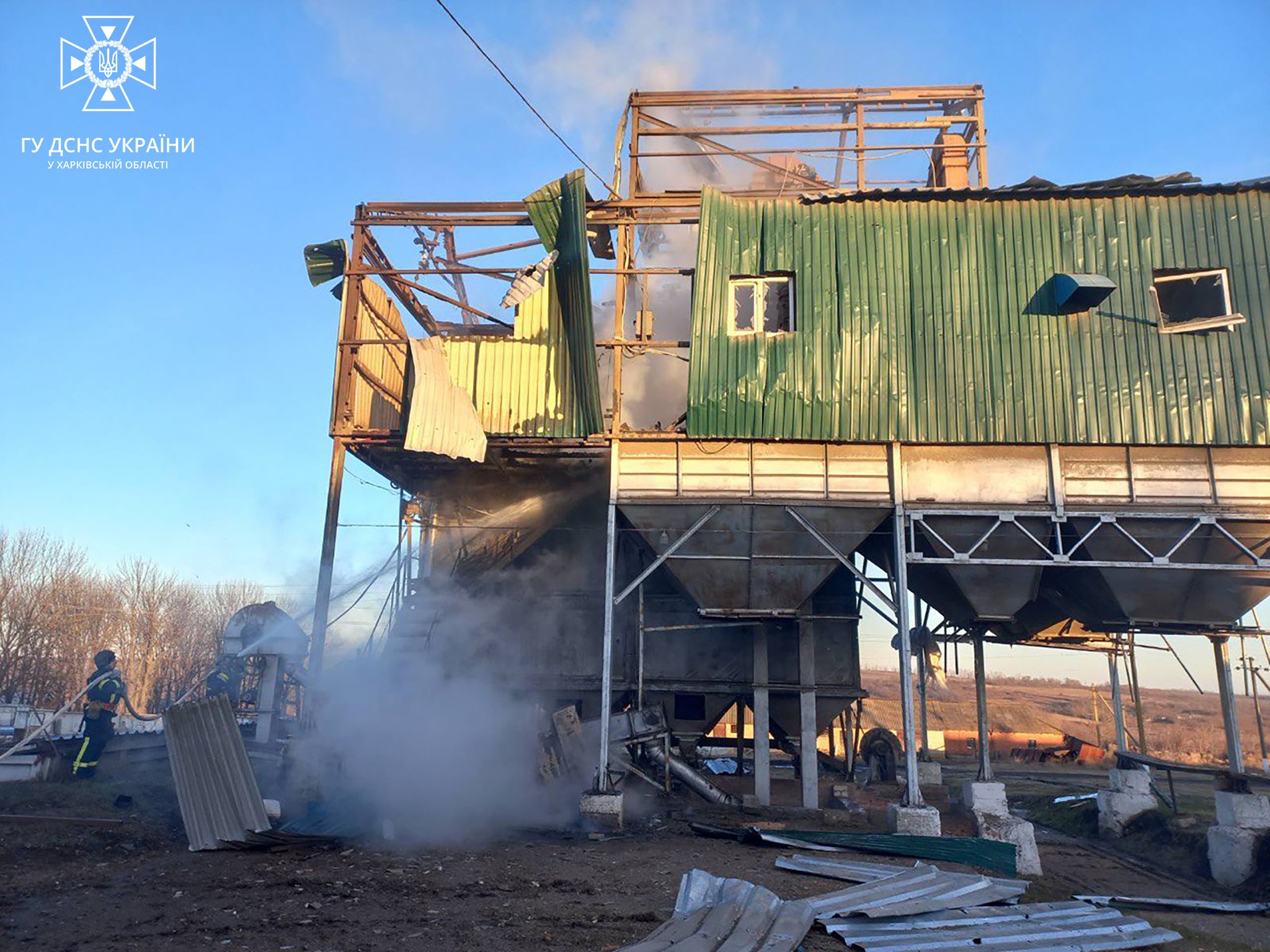 Последствия обстрелов Харьковской области 23-24 января фото ГСЧС
