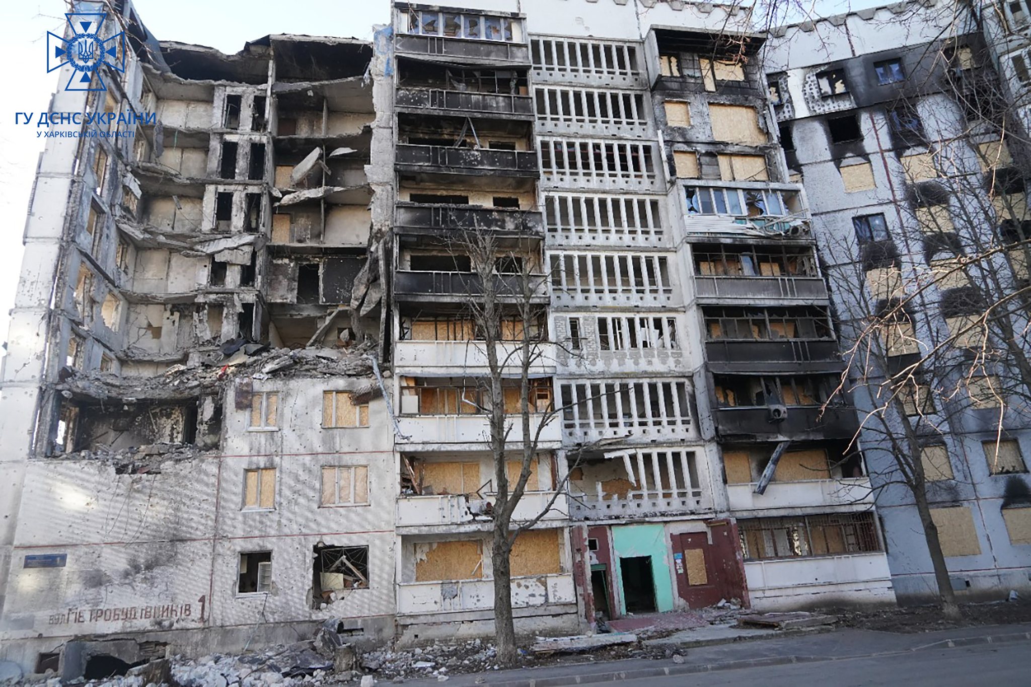  В Харькове разбирают завалы зданий 23 января для дальнейшего ремонта 9