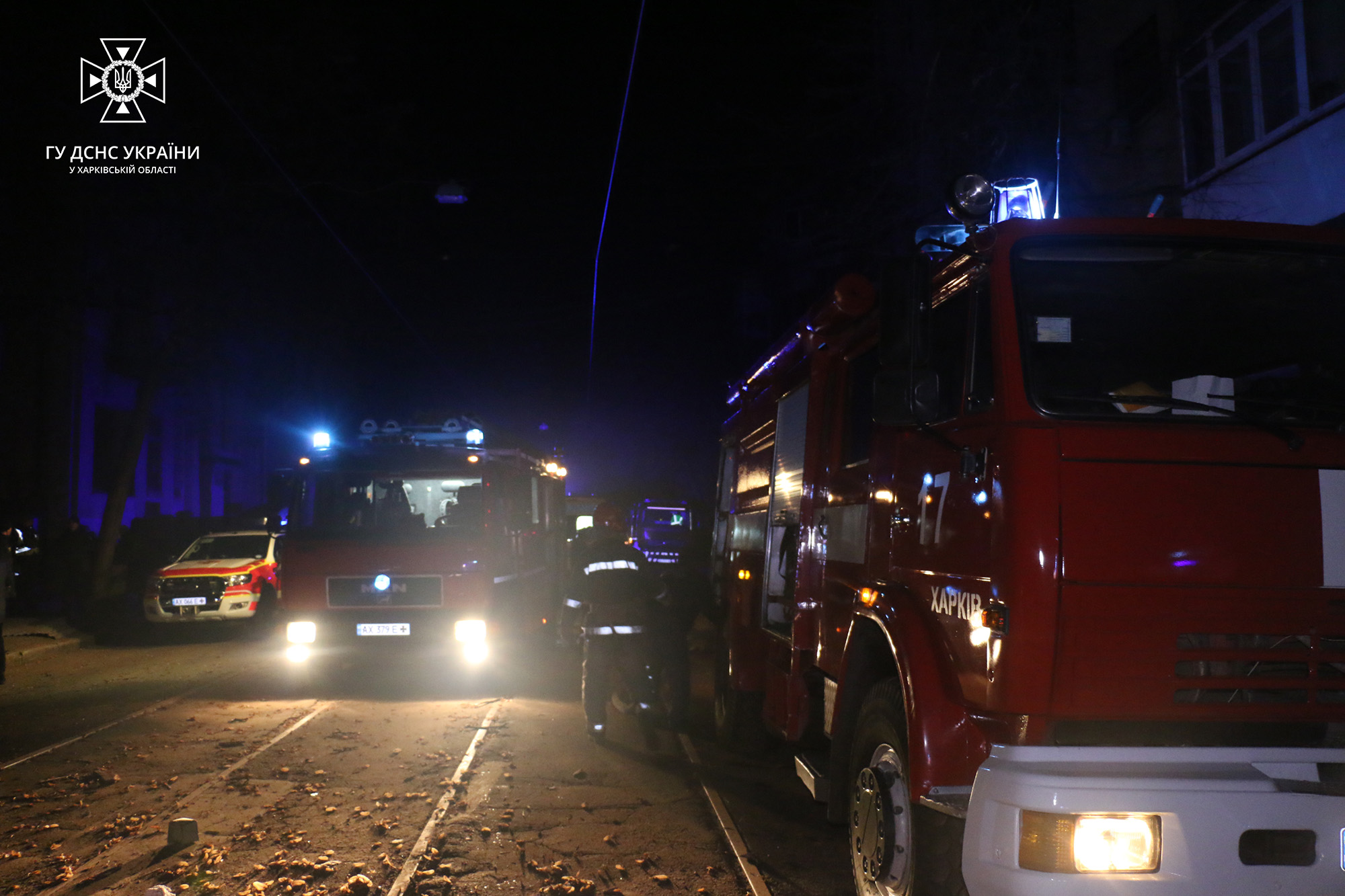 Спасатели на месте "прилета" в Харькове 29 января ночью 4