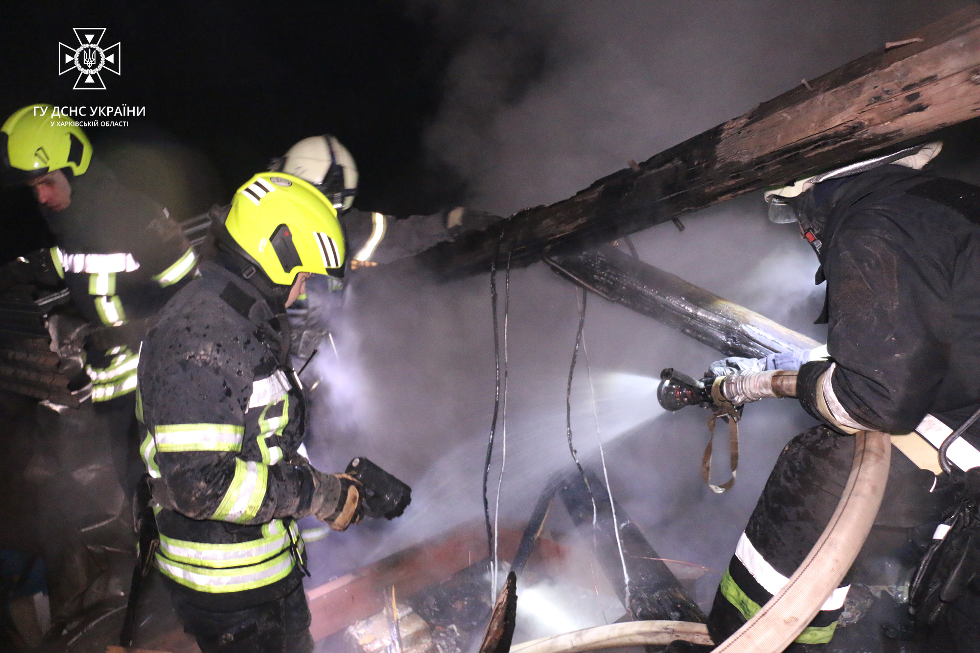 Спасатели на месте "прилета" в Харькове 29 января ночью 7