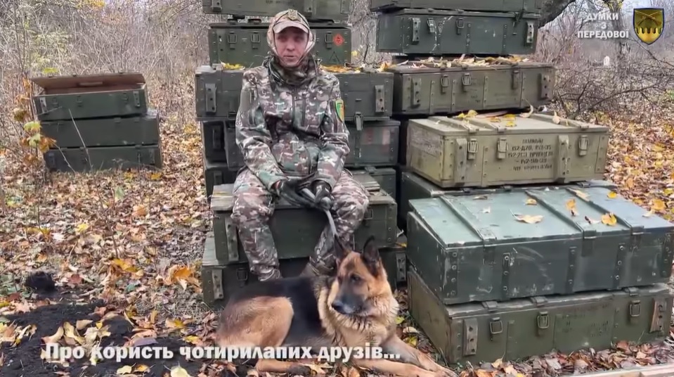 Пісні під гітару та собаки в окопах: 92 ОМБр поділилася відео з передової