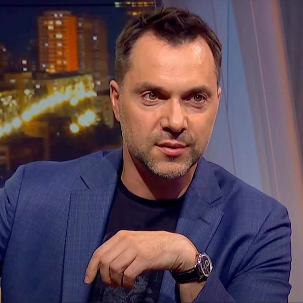 Розлюднення вже тут, а значить ви програли – Арестович про жарти про акулу