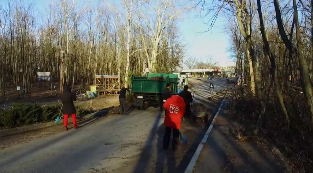 Екопарк під Харковом готують до відбудови: вже почали повертати тварин (відео)