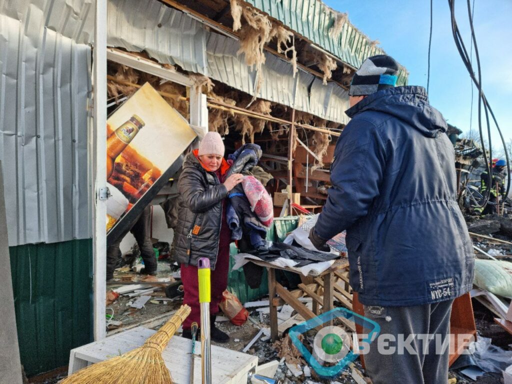 “Просто на людей кинули бомбу”: репортаж із обстріляного ринку на Харківщині