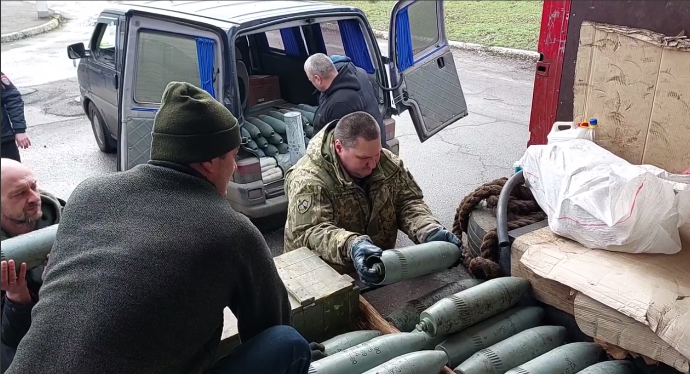 На Харьковщине нашли тайник армии РФ с артиллерийскими снарядами (видео)