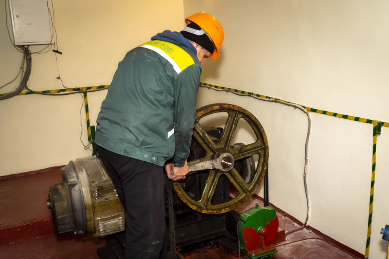 Более 800 ремонтов за неделю выполнили в Харькове мастера «Харьковгорлифт»