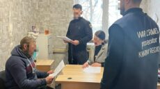 Напал с ножом на гостя – на Харьковщине полицейские задержали злоумышленника