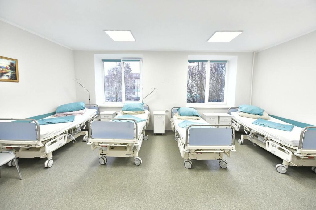 Відбудована лікарня в Балаклії почне приймати пацієнтів завтра – Синєгубов