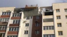 Як відбудовують розбиті будинки на вул. Драгоманова та пр. Гагаріна (фото)