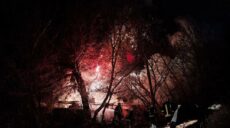 Пожар на площади 1000 квадратных метров: подробности удара по Харькову от ГСЧС