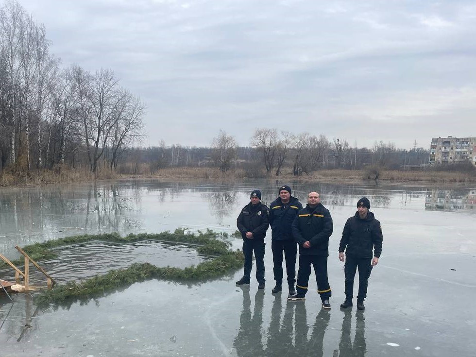 Водохресні купання під наглядом поліції: чи порушували порядок на Харківщині