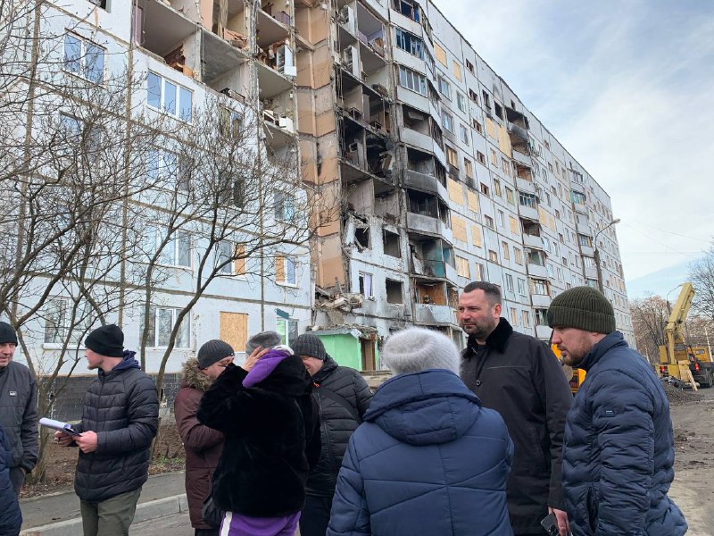 Жителям пострадавших квартир Северной Салтовки вручили обогреватели 2