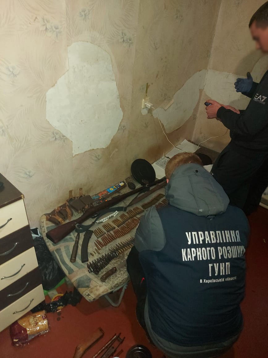 Полицейские Харьковщины разоблачили торговца оружием в Киеве