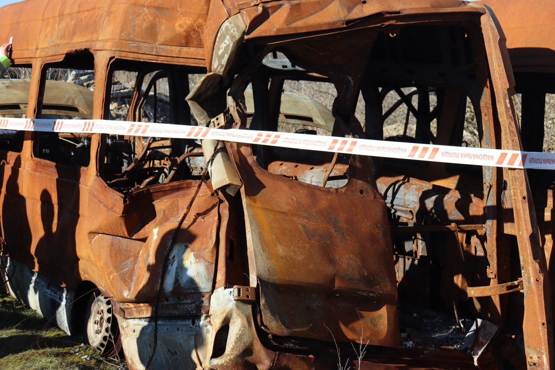 Розстріл евакуаційних автобусів на Харківщині: щонайменше 9 загиблих