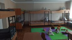 Ігрова кімната та “пункт незламності”: як живуть переселенці в Харкові (фото)