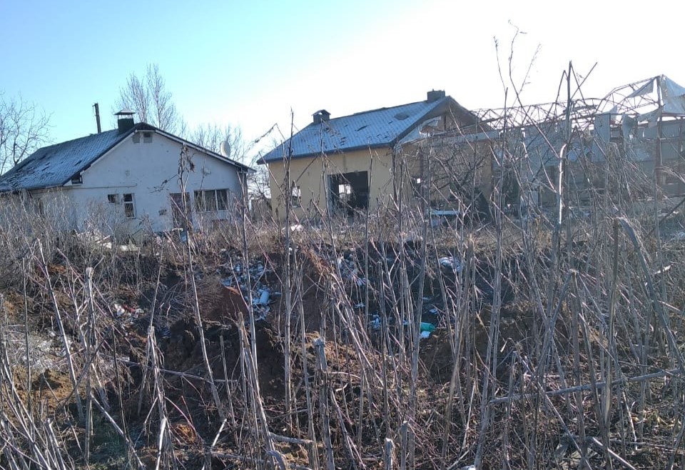 На Ізюмщині ексгумували тіло жінки, яка загинула під час авіабомбардування