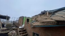 Загинув у дворі свого будинку: поліція показала наслідки обстрілу Харківщини