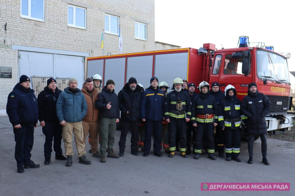 Жадан і Абрамічев привезли в Дергачі під Харковом пожежну машину з Німеччини