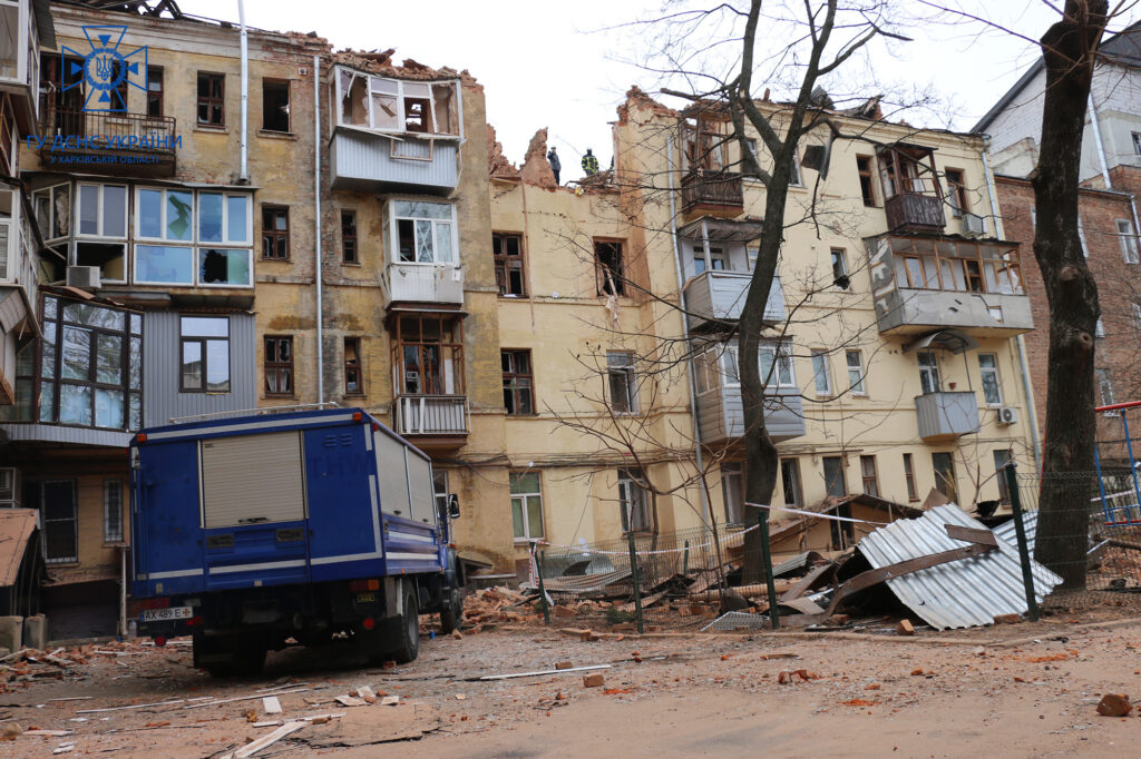 Під’їзд дому в центрі Харкова після ракетного удару повністю відбудують – мер