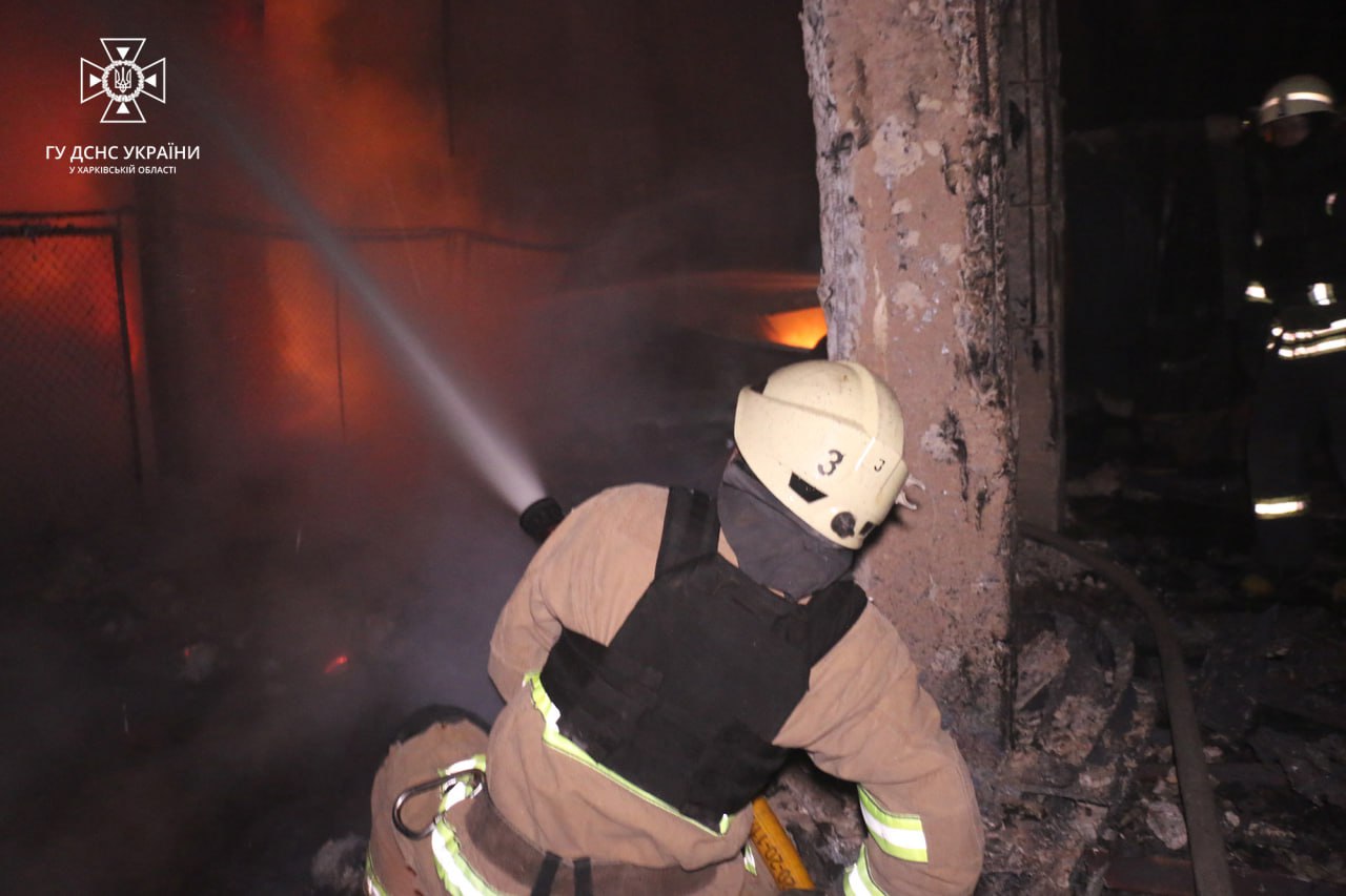 Пожар после обстрела в Харькове ночью 10 февраля 3