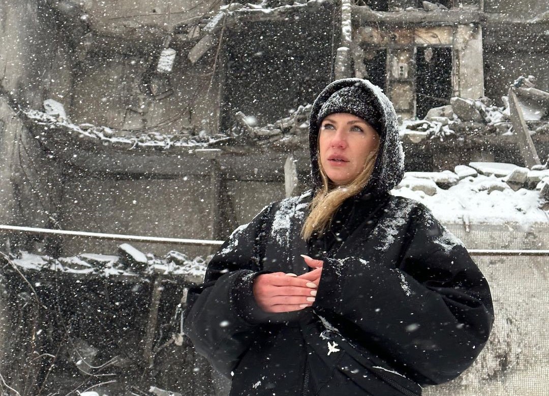 Леся Никитюк показала фото на фоне руин Салтовки и рассказала, зачем приезжала