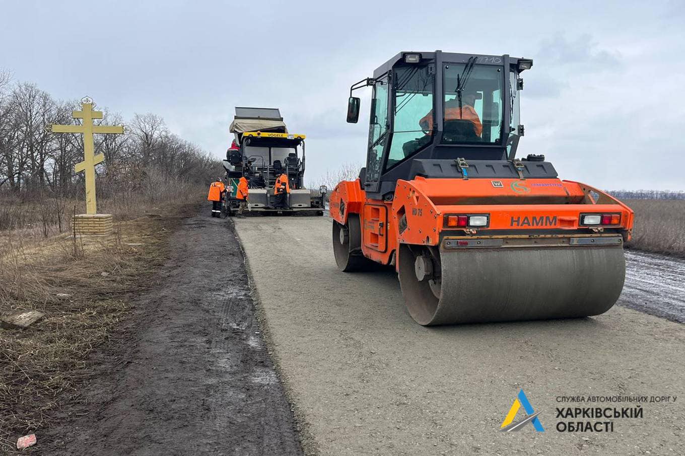 Полегшити роботу ЗСУ: харківські дорожники працюють на кордоні з Луганщиною