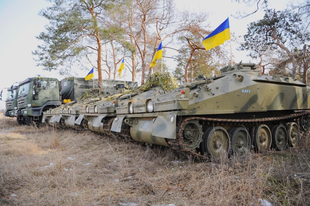 Британские бронетранспортеры получили теробороновцы Харьковщины