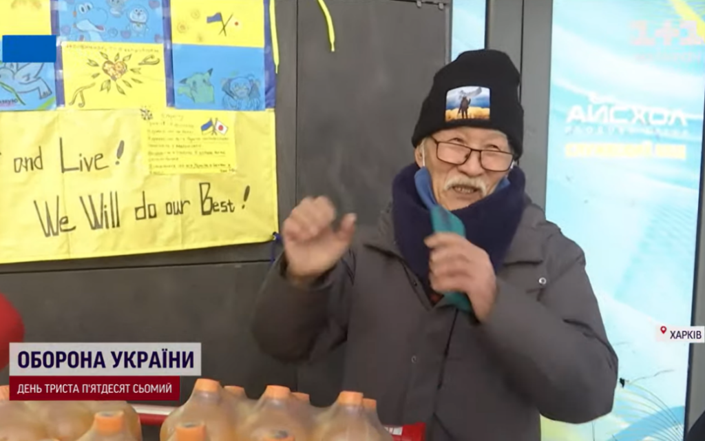 Японец-волонтер, живший с людьми в метро Харькова, остался в городе навсегда