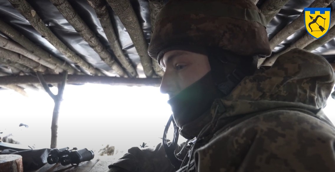 У украинского народа сил много, нужно оружие, — боец харьковской ТрО (видео)