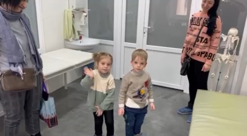 И ходят, и прыгают: Терехов показал детей, пострадавших в жутком ДТП (видео)