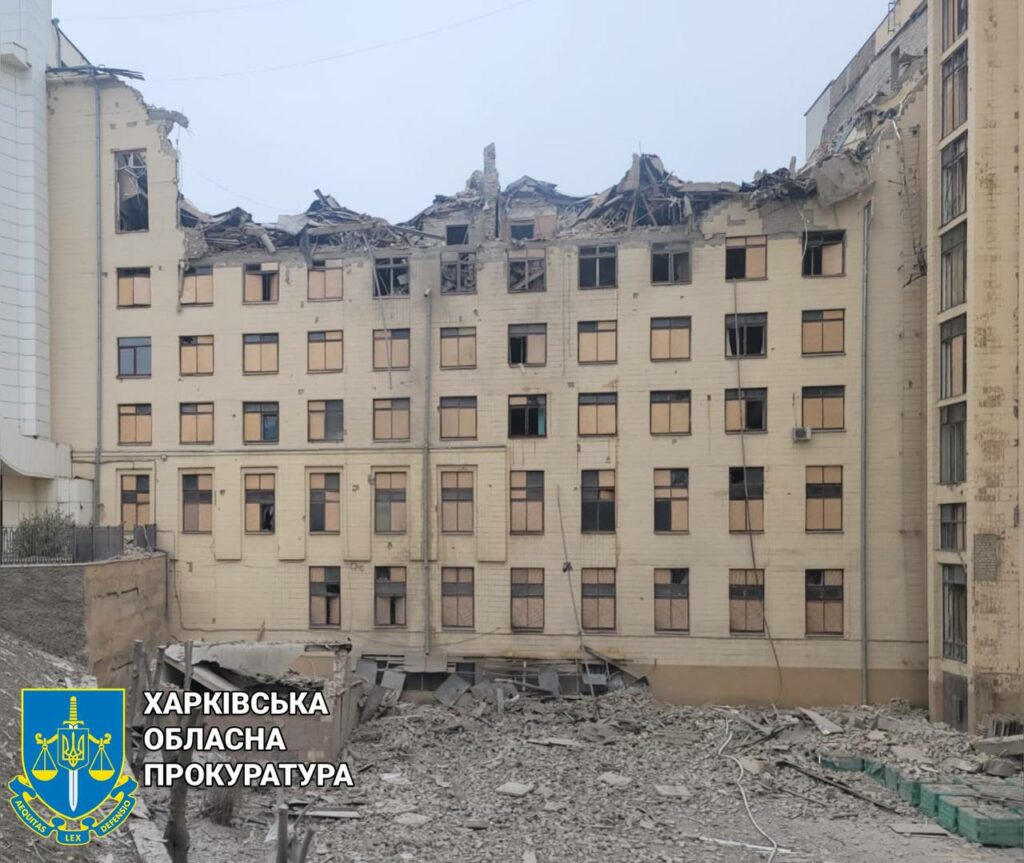 У Харкові внаслідок обстрілу 5 поранених і зруйнований виш – прокуратура