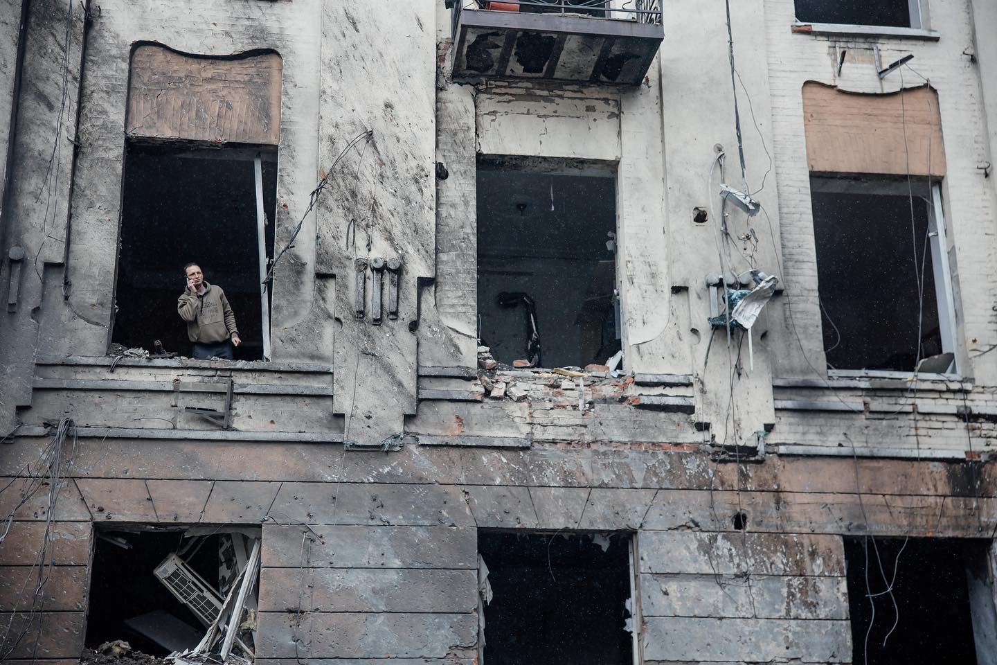 Терехов: У Харкові в пошкодженому будинку немає загрози руйнування (Фото)