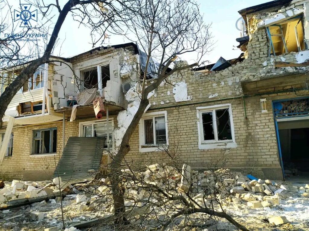 Ворог обстріляв Куп’янськ: постраждали 7 приватних будинків та двоповерхівка