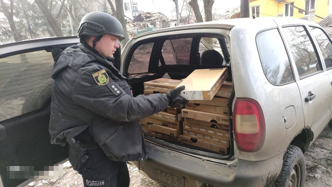Під завалами на Куп’янщині знайшли сотню ноутбуків, які не дісталися окупантам