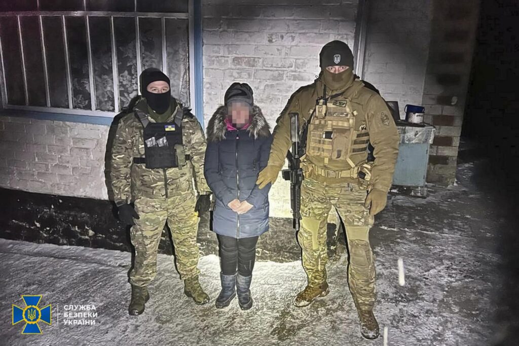 На Харківщині арештували експоліцейську, що продалася рф за 45 тисяч гривень