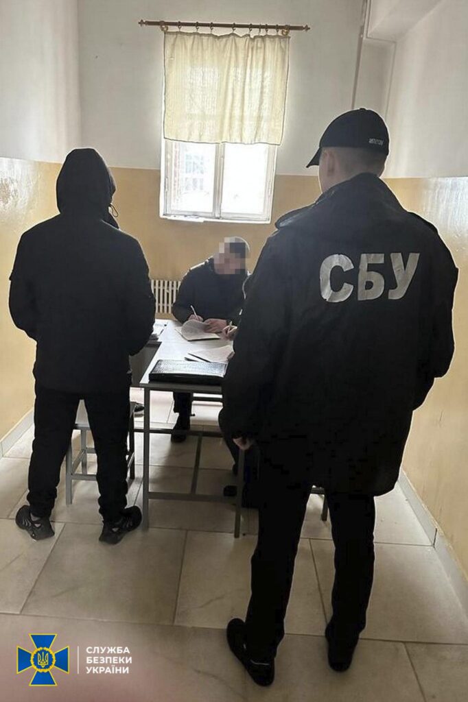 Разбойничали в Харькове: лже-правоохранителям объявили подозрения в бандитизме