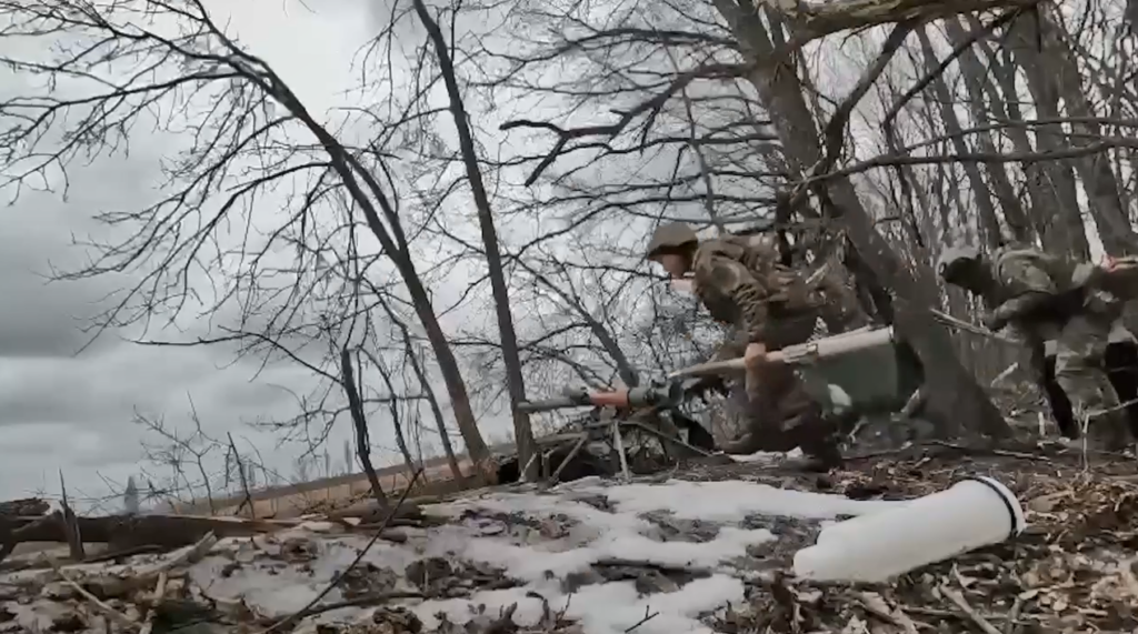 Бойцы ТрО Харькова показали, как «наваливают по позициям орков из СПГ» (видео)