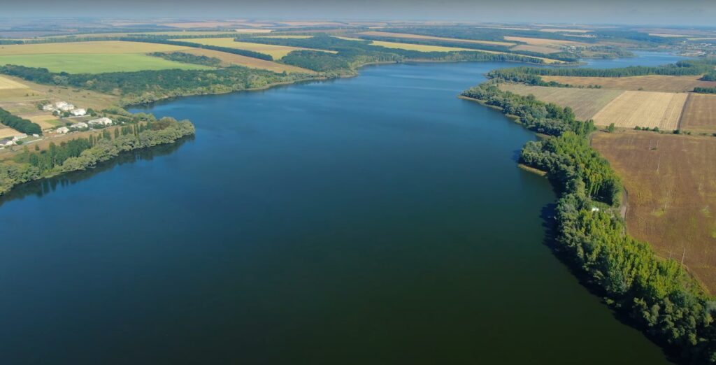 На Куп’янщині фірма займала водойму та землю за 750 млн і не платила в бюджет