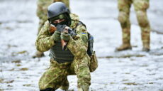 “Гвардія наступу”: чого навчають майбутніх штурмовиків на Харківщині (відео)