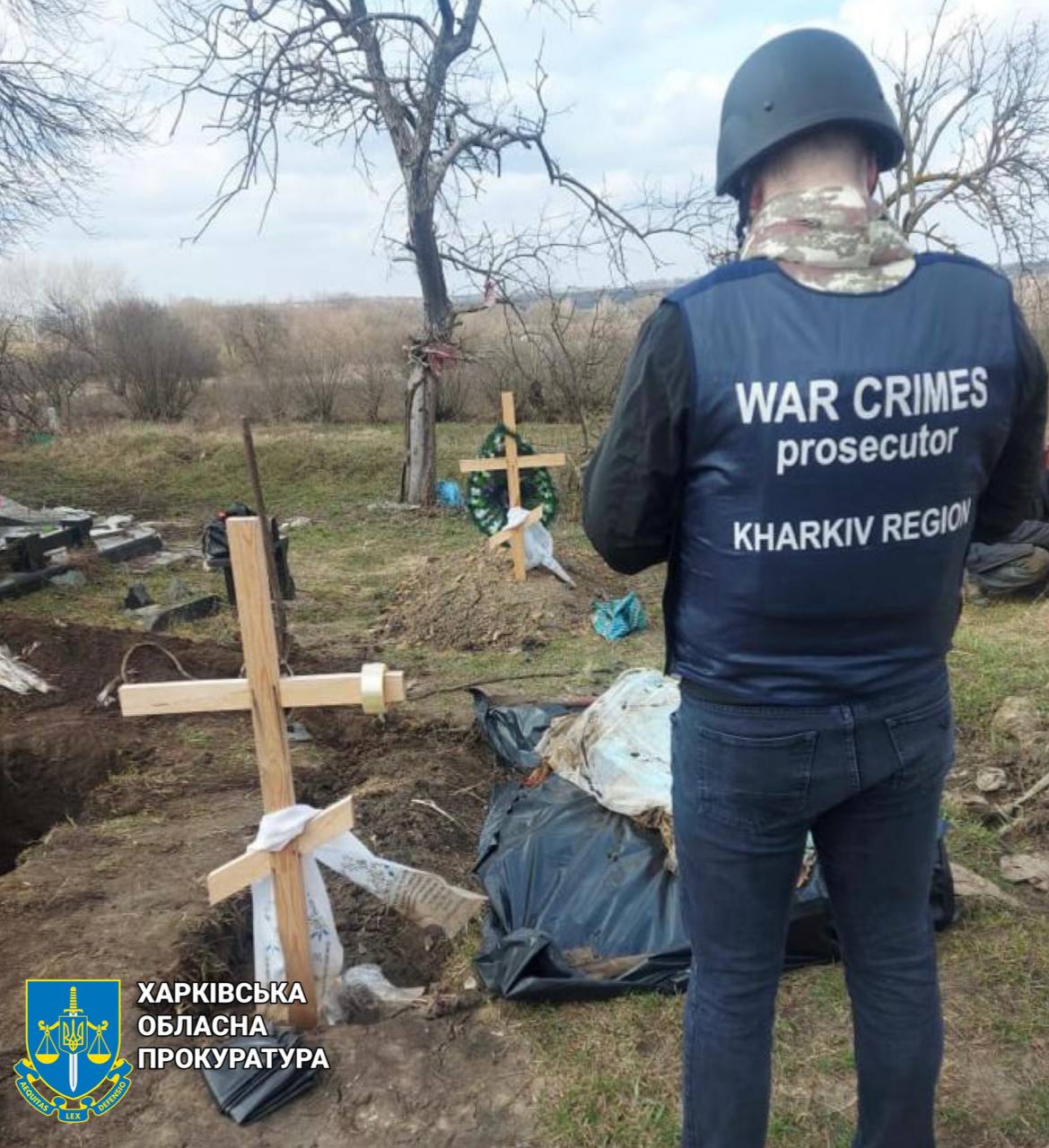 На Харківщині ексгумували тіло пенсіонера, який загинув від обстрілу РФ