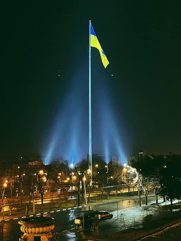 При включении фонарей в Харькове коммунальщики обнаружили 10% дефектов